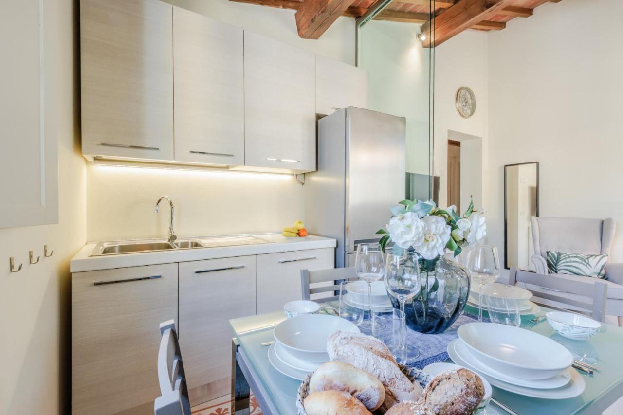 Helene Smart Flat With Elevator Inside Lucca Apartment Luaran gambar