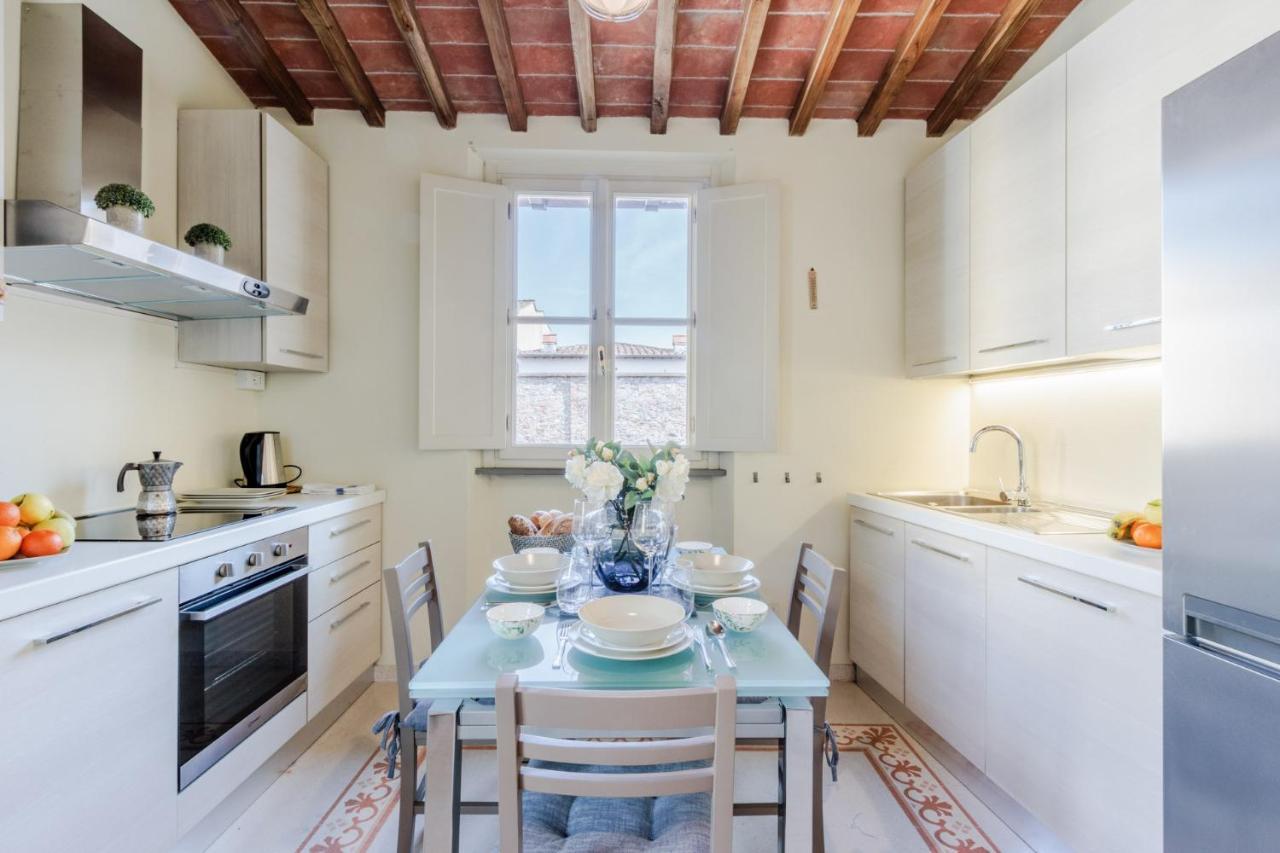 Helene Smart Flat With Elevator Inside Lucca Apartment Luaran gambar