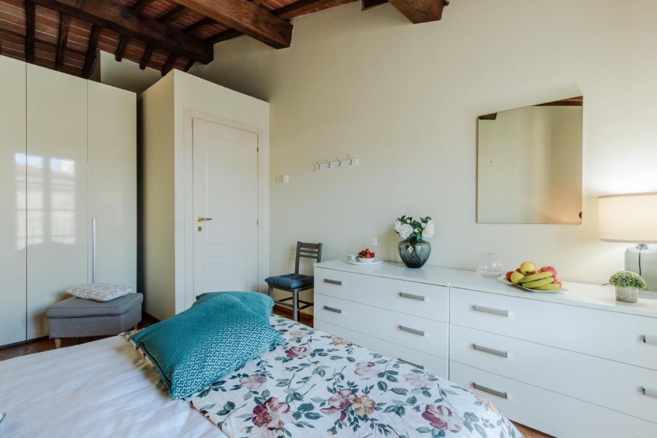 Helene Smart Flat With Elevator Inside Lucca Apartment Luaran gambar