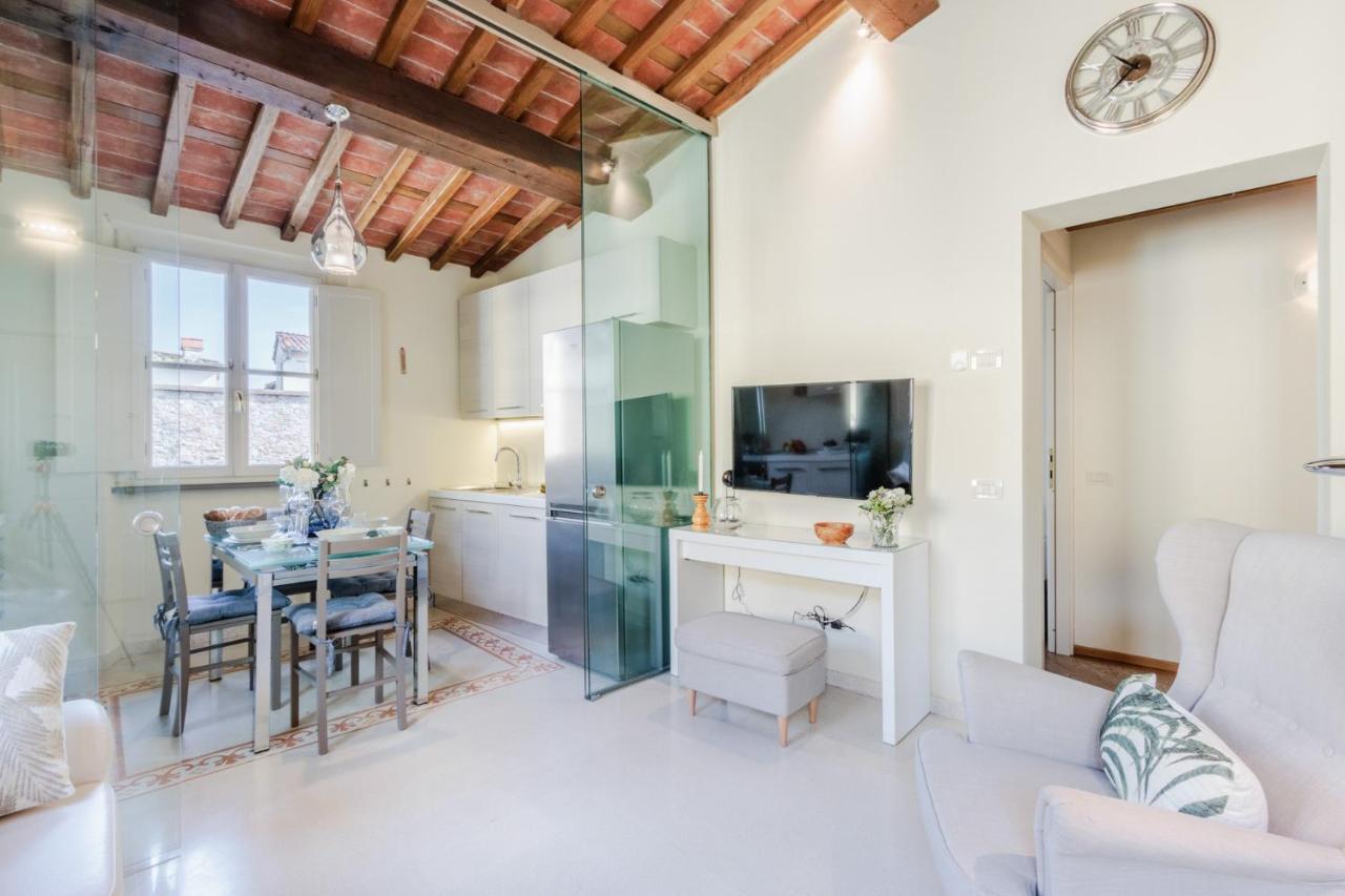 Helene Smart Flat With Elevator Inside Lucca Apartment Luaran gambar