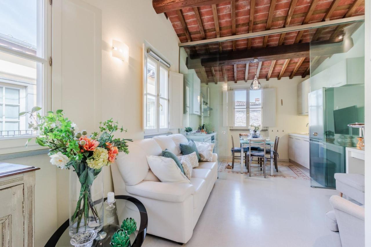 Helene Smart Flat With Elevator Inside Lucca Apartment Luaran gambar